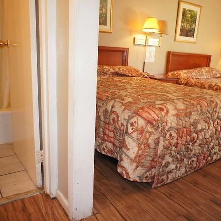 Executive Inn & Suites Orange Bagian luar foto
